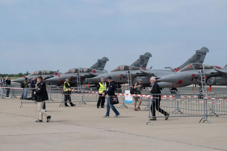 Kompletna eskadrila hrvatskih Rafalea privukla ljepotice