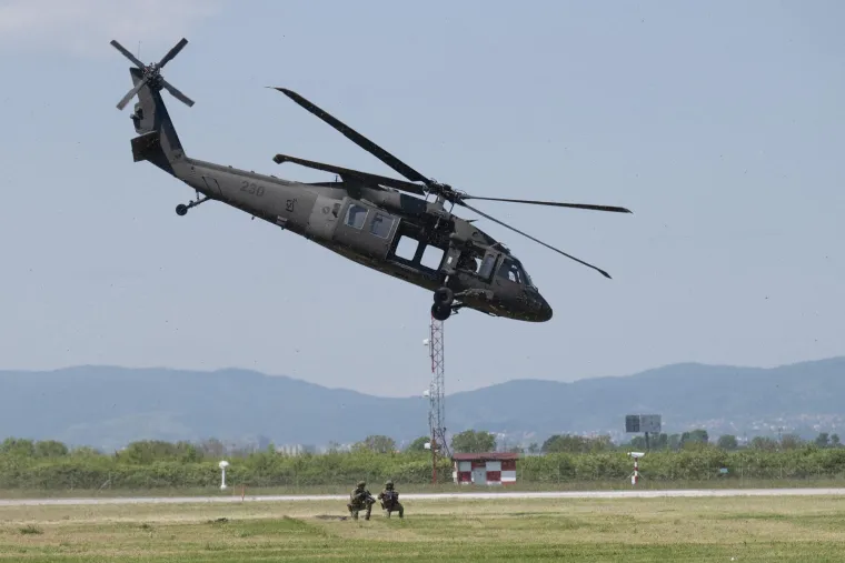 Kompletna eskadrila hrvatskih Rafalea privukla ljepotice