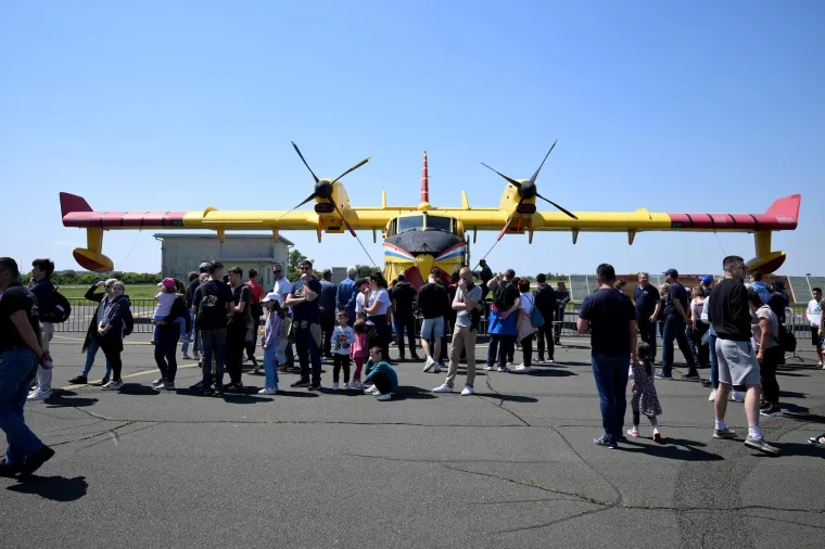 Kompletna eskadrila hrvatskih Rafalea privukla ljepotice