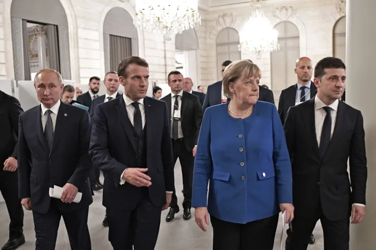 Bez brade, u odijelu i kao da je duplo mlađi: Ovako je Zelenski izgledao na zadnjem susretu s Putinom