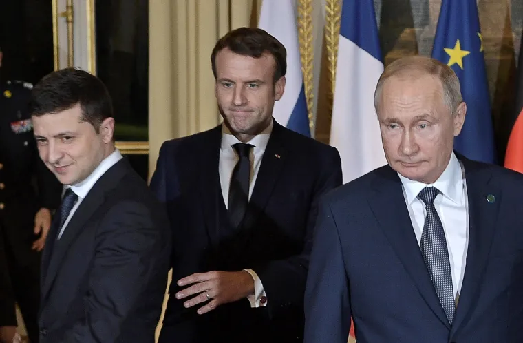 Bez brade, u odijelu i kao da je duplo mlađi: Ovako je Zelenski izgledao na zadnjem susretu s Putinom