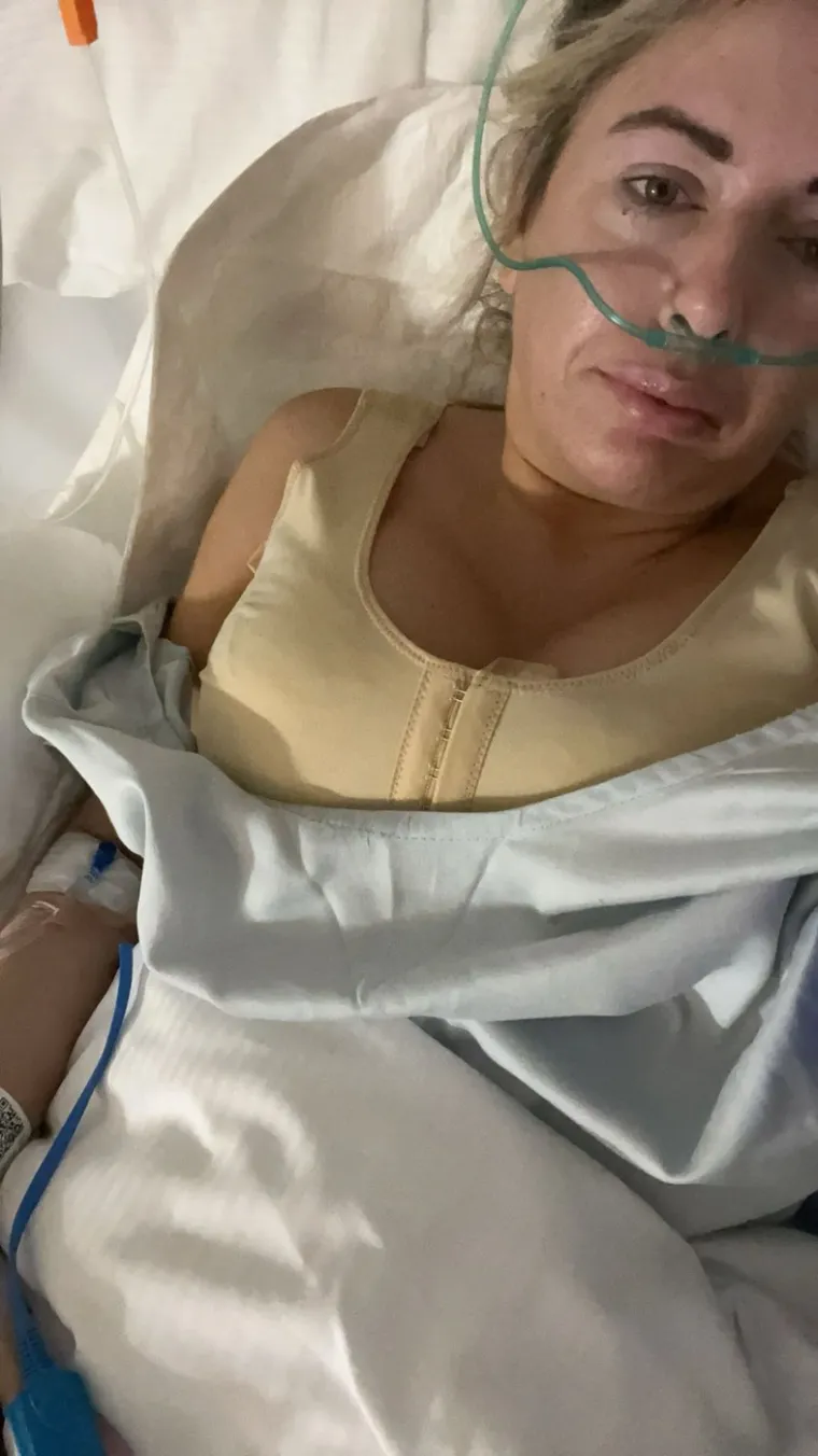 Zari su ogromne grudi stvarale bolove godinama, a onda je otišla na operaciju