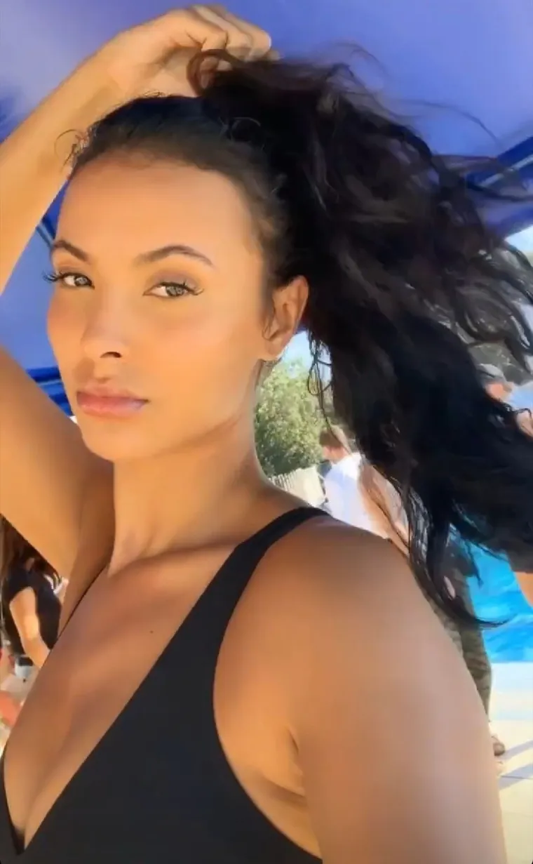Svi su poludjeli za ovom voditeljicom: Njezina bikini izdanja su opasna za srčane bolesnike, a krasila je i naslovnicu Voguea