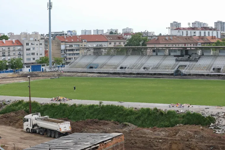 Nevjerojatna scena u Kranjčevićevoj: Dok se stadion ruši, on ne odustaje od snova, jedan detalj slama srca