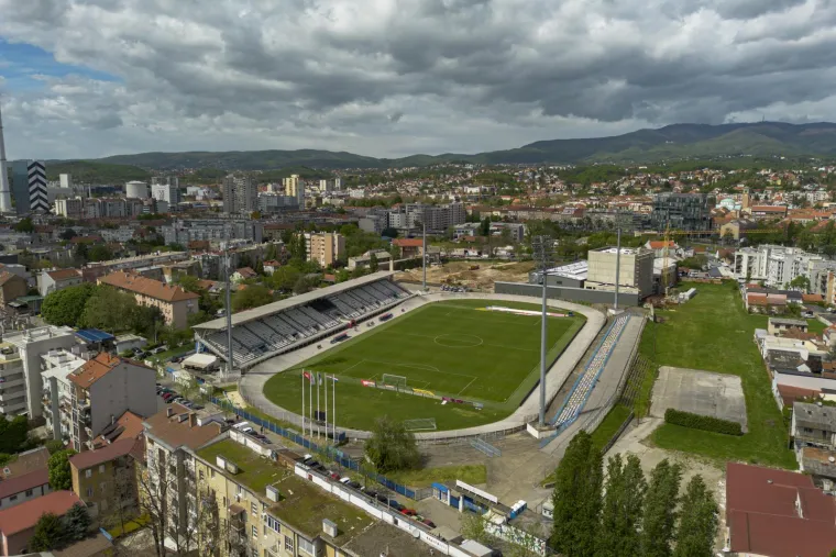 Nevjerojatna scena u Kranjčevićevoj: Dok se stadion ru&scaron;i, on ne odustaje od snova, jedan detalj slama srca