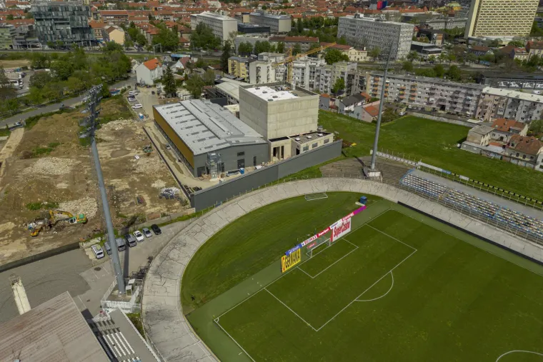 Nevjerojatna scena u Kranjčevićevoj: Dok se stadion ru&scaron;i, on ne odustaje od snova, jedan detalj slama srca