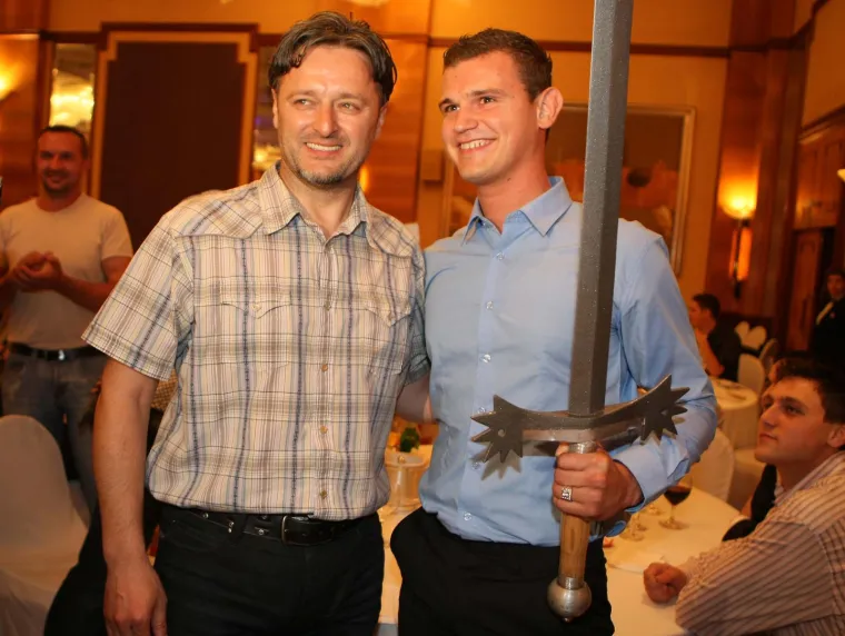 Od Thompsona do Ljube Ćesića Rojsa: Pogledajte tko je sve od poznatih bio na donatorskoj večeri 2009. godine