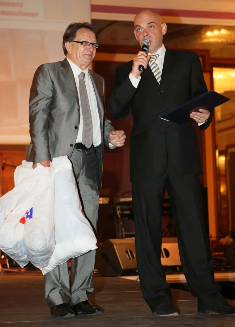 Od Thompsona do Ljube Ćesića Rojsa: Pogledajte tko je sve od poznatih bio na donatorskoj večeri 2009. godine