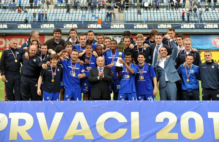 Ovako je Dinamo proslavio naslov prije 15 godina: Kruno Jurčić ukrao šou, uhvatit će vas susramlje