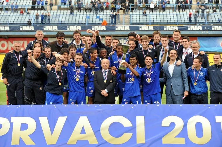 Ovako je Dinamo proslavio naslov prije 15 godina: Kruno Jurčić ukrao &scaron;ou, uhvatit će vas susramlje