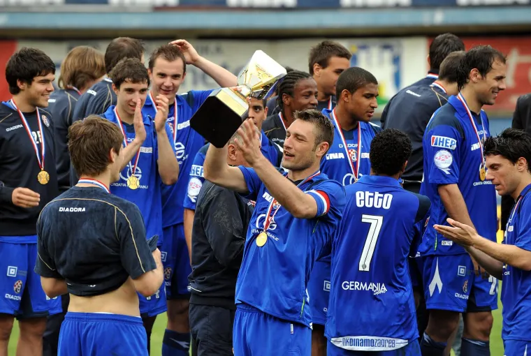 Ovako je Dinamo proslavio naslov prije 15 godina: Kruno Jurčić ukrao &scaron;ou, uhvatit će vas susramlje