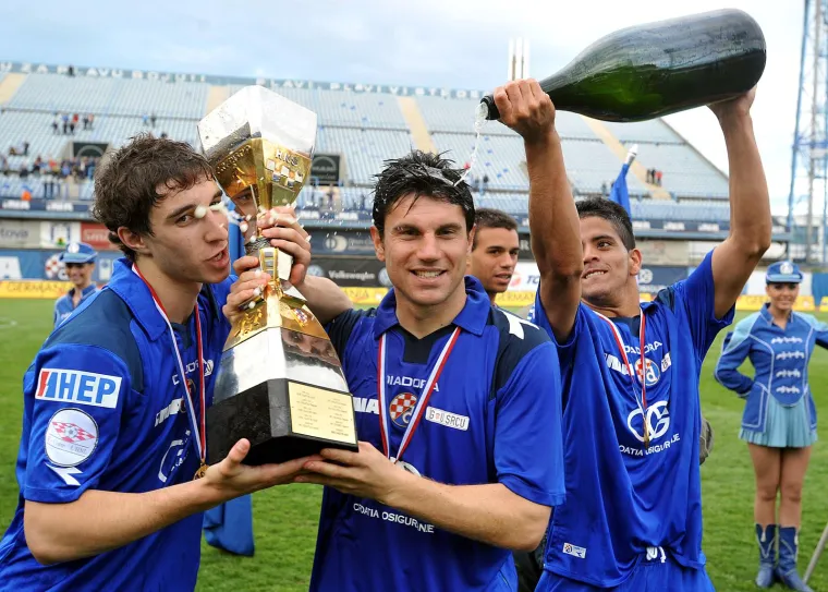 Ovako je Dinamo proslavio naslov prije 15 godina: Kruno Jurčić ukrao &scaron;ou, uhvatit će vas susramlje