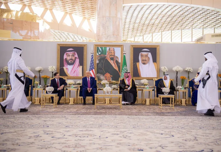 Ljubičasti tepih i nasmijana lica: Ovako su Trumpa dočekali u Saudijskoj Arabiji!