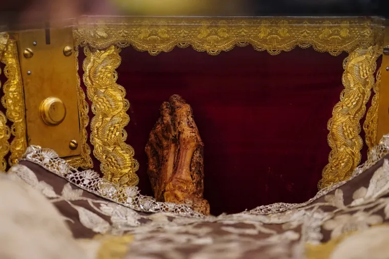 Izloženo tijelo svete Terezije Avilske nakon više od 100 godina