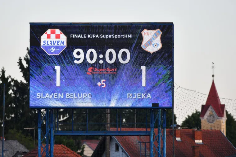 Armada napravila neviđeni kaos u Koprivnici, a poznata plavu&scaron;a mamila je poglede na Ku&scaron;ek Apa&scaron;u