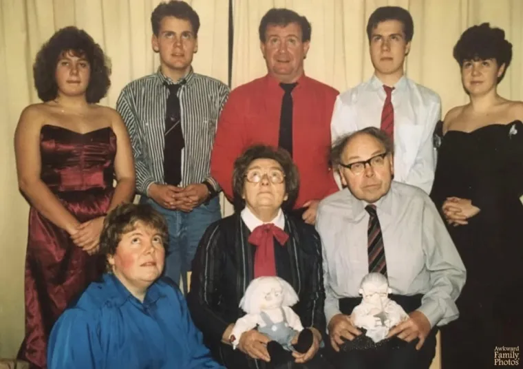 Ako ste mislili da vaš obiteljski album skriva teške neugodnjake, čekajte da tek vidite ove fotke