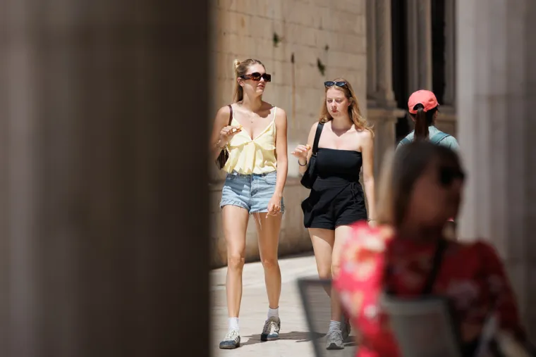 Dvije Zadranke &scaron;etale kao na modnoj pisti: Privukle poglede u centru