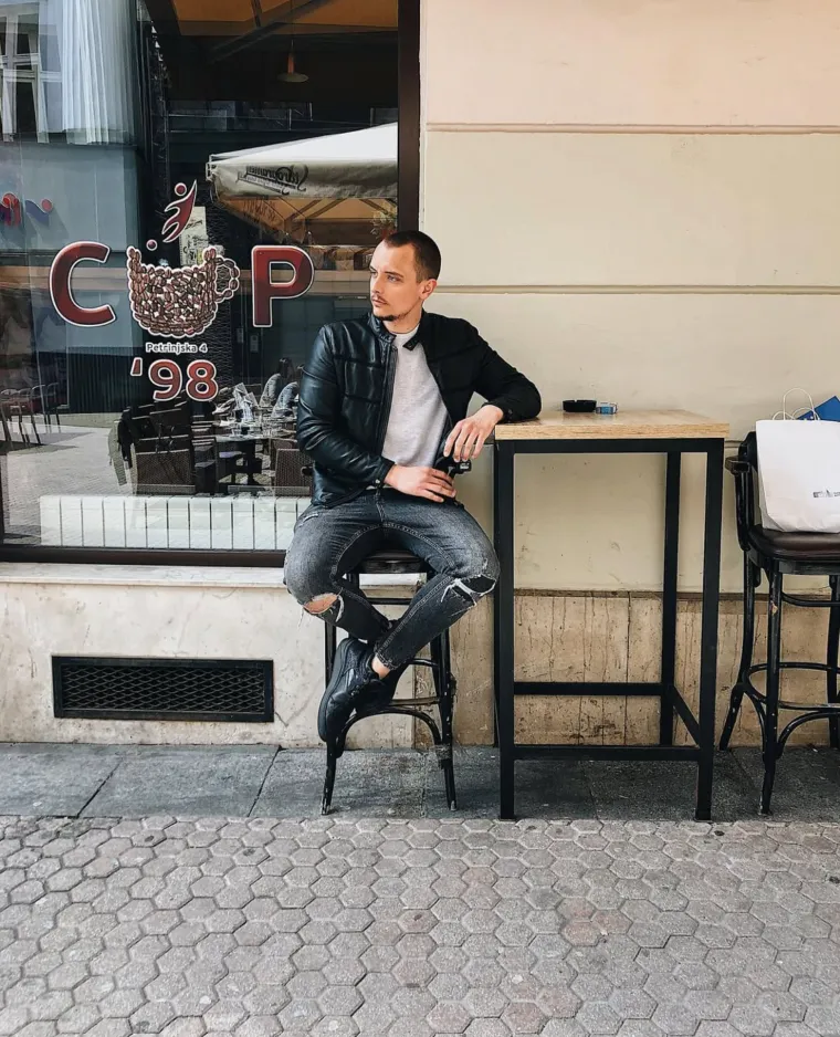 Od dobitnika Porina do uličnog pjevača: Pogledajte kako se Marko Kutlić mijenjao kroz godine