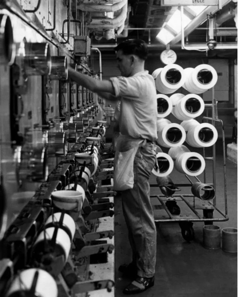 'Materijal budućnosti' zauvijek je promijenio modu: Žene su satima stajale u redovima