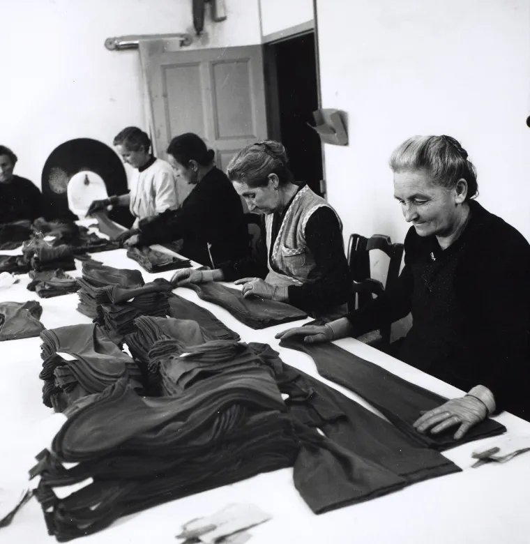 'Materijal budućnosti' zauvijek je promijenio modu: Žene su satima stajale u redovima