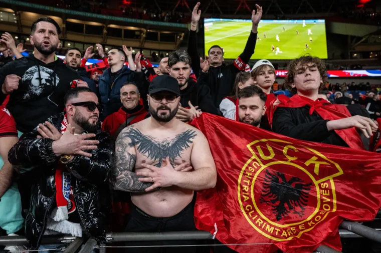 Na utakmici Srbije i Albanije izbio skandal nad skandalima: Ovako je to izgledalo