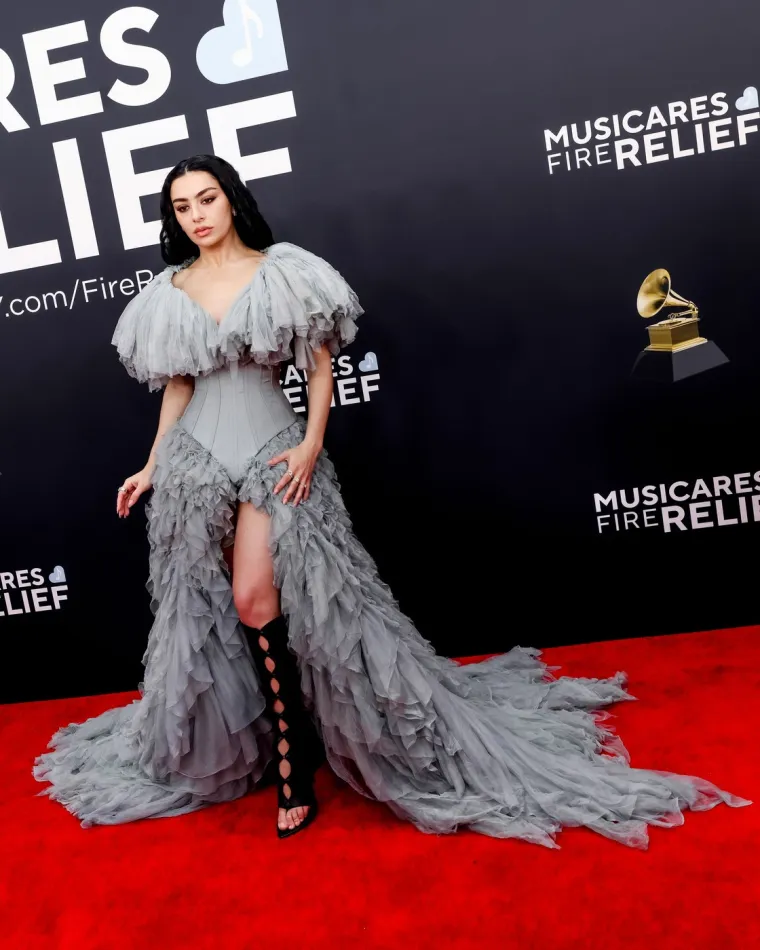 U Cannesu se pojavila bez grudnjaka, ali to joj nije prvi put: Pjevačica bira slobodu