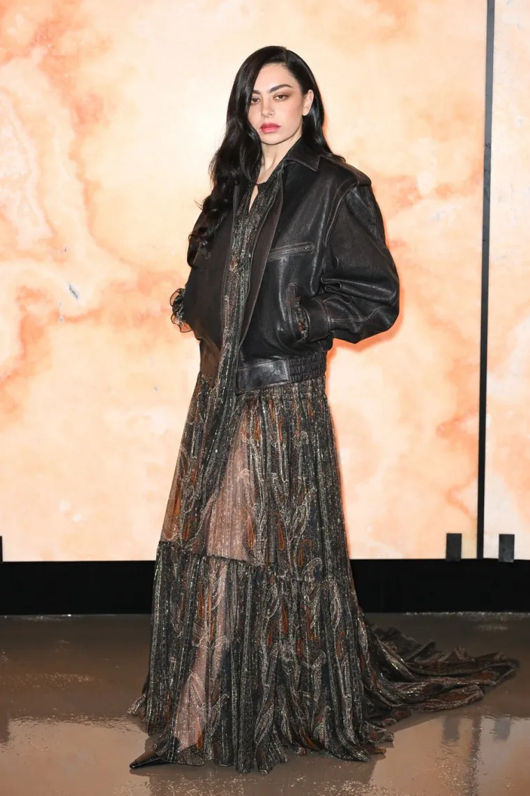 U Cannesu se pojavila bez grudnjaka, ali to joj nije prvi put: Pjevačica bira slobodu