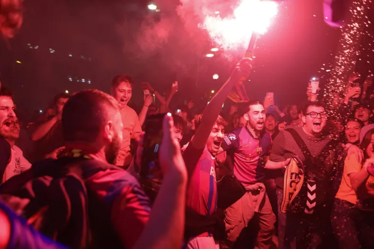 Pogledajte ludo slavlje Barcelone za osvajanje titule: Cijeli grad je iza&scaron;ao na ulice