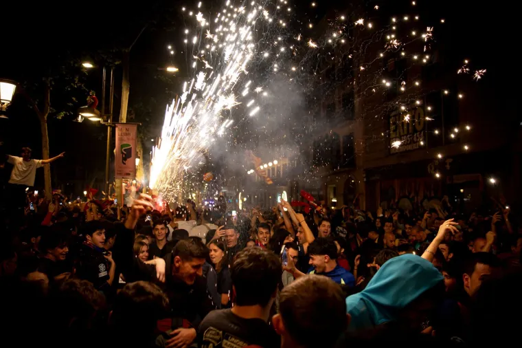 Pogledajte ludo slavlje Barcelone za osvajanje titule: Cijeli grad je iza&scaron;ao na ulice