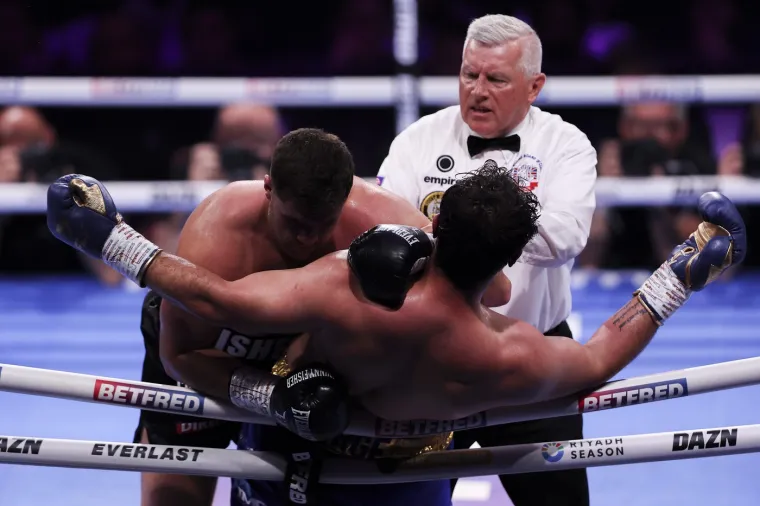 Nokaut o kojem bruji cijela Engleska! Toliko ga je izudarao da mu je trebala maska s kisikom