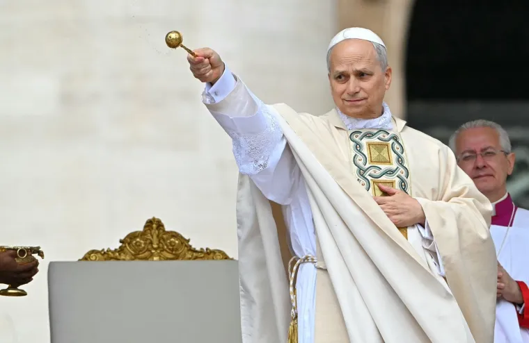 Brojni političari na inauguraciji pape: JD Vance i supruga jednim potezom ukrali svu pažnju