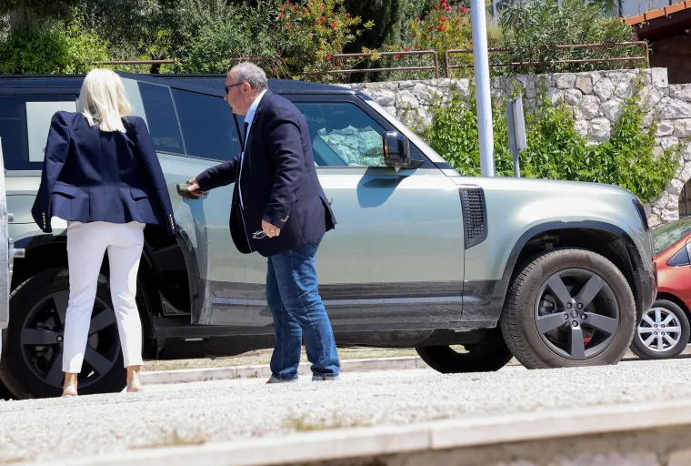 Neki sa suprugama ili zaručnicama, drugi sami. Ovako su glasali ljudi koji žele vlast u Gradu pod Marjanom
