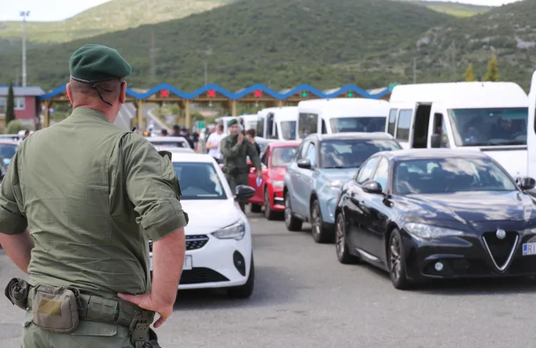 Policija na putu do Splita dočekala ekipu u bijelom: Već se zna &scaron;to će im raditi