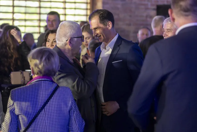 Radić u dru&scaron;tvu HDZ-ovog izbornog tragičara: Ni jedan ne skida osmijeh s lica