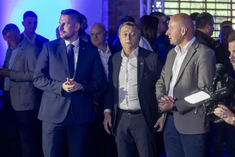 Radić u dru&scaron;tvu HDZ-ovog izbornog tragičara: Ni jedan ne skida osmijeh s lica