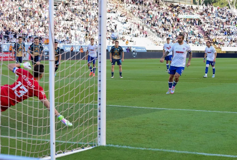 Sva lica Ivana Rakitića na Poljudu nakon sučevog zvižduka: Znači li ovo opro&scaron;taj od Hajduka?
