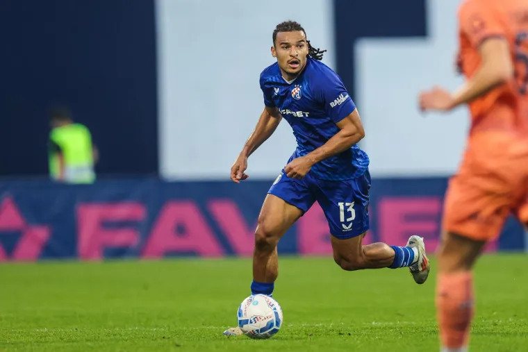 Marokanac Samy Mmaee. Mnogi su ga kritizirali zbog dovođenja Samyja Mmaeea koji je imao plaću od 840.000 eura.