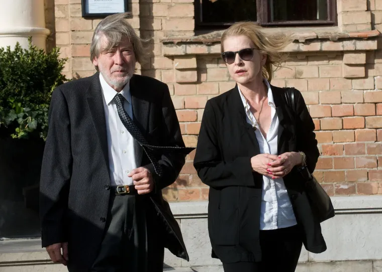Zajedno imaju dvoje djece i iako su oboje izrazito privatne osobe, poznato je da su obitelj uvijek stavljali na prvo mjesto. Višnja supruga smatra ključnim osloncem kroz sve profesionalne izazove i privatne odluke.