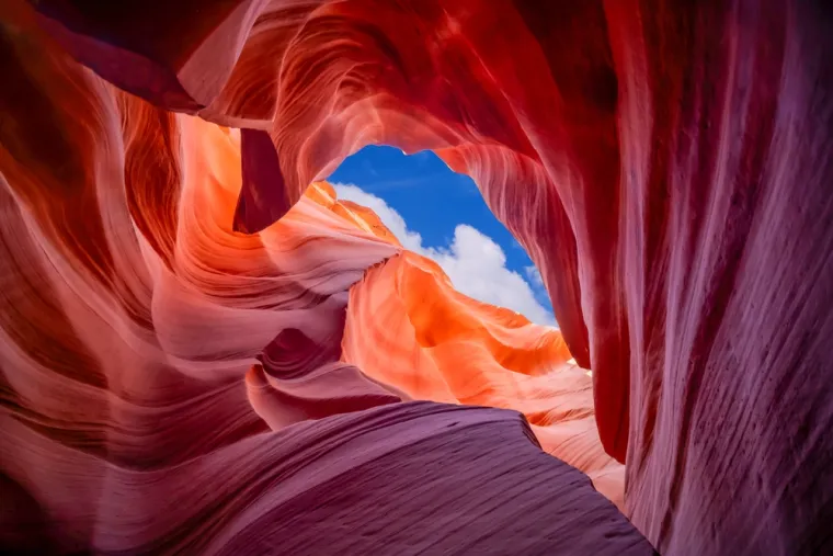 22. Antelope Canyon: Ovi prekrasni kanjoni u Arizoni nastali su erozijom uzrokovanom iznenadnim poplavama. Posljednja velika poplava dogodila se 1997. godine. Danas turisti mogu posjetiti kanjon u pratnji vodiča i općenito se smatra sigurnim. Ipak, nikad ne možete znati kada bi mogla doći sljedeća velika poplava.