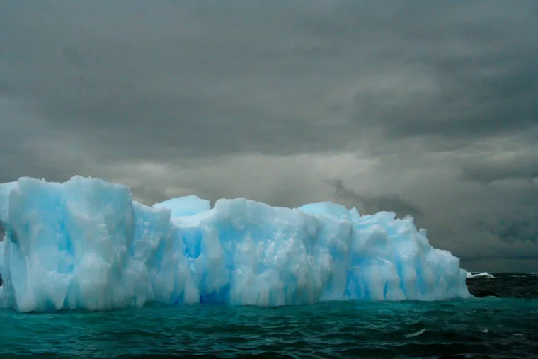 24. Rt Denison: Nitko ne bi rekao da je Antarktika sigurno mjesto, ali Rt Denison najgore je od svih. Zbog katabatskih vjetrova, ovo mjesto je prozvano "najvjetrovitijim mjestom na Zemlji."
