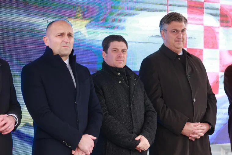 2. prosinca 2022., Beli Manastir - Otvorenje dionice Osijek - Beli Manastir na autocesti A5. župan Osječko-baranjske županije Ivan Anu&scaron;ić, potpredsjednik Vlade i ministar mora, prometa i infrastrukture Oleg Butković, predsjednik Vlade RH Andrej Plenković 