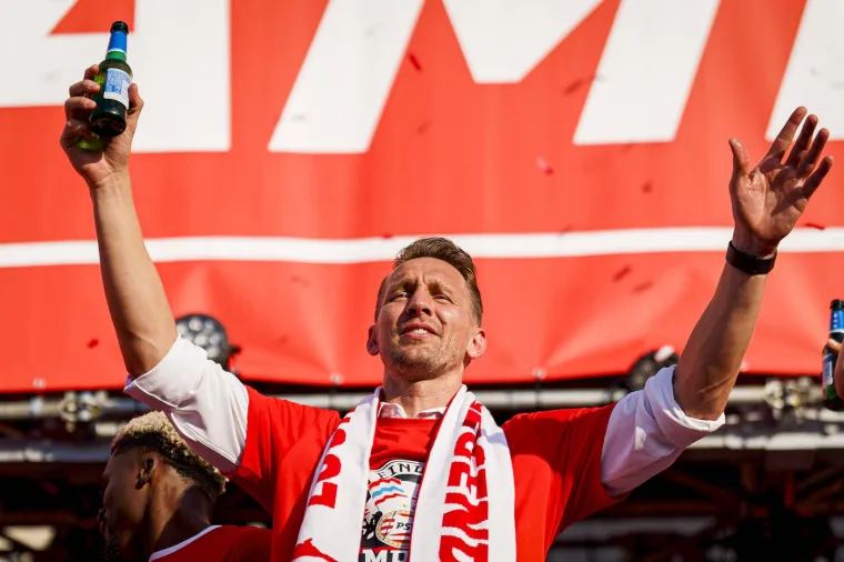 Perišić zapalio atmosferu na ludom slavlju PSV-a: Navijačima rekao samo jedno