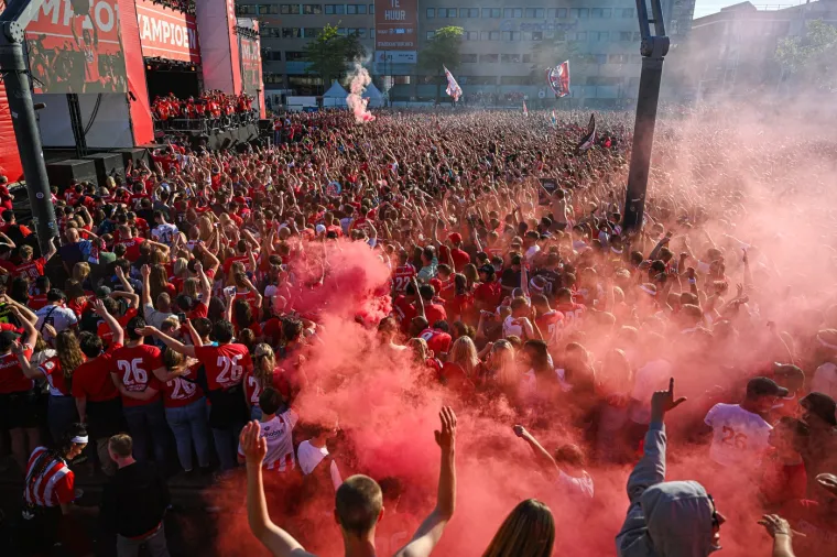 Peri&scaron;ić zapalio atmosferu na ludom slavlju PSV-a: Navijačima rekao samo jedno