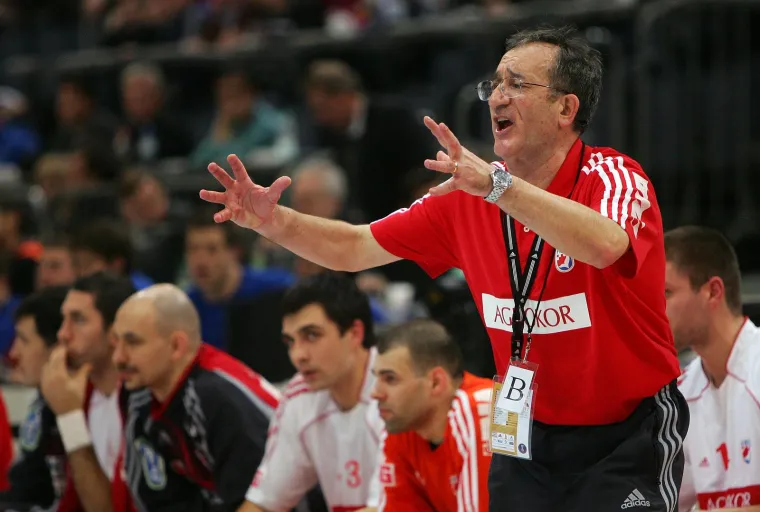 Lino nastavlja: &quot;Pomolio sam se, otišao u crkvu, sjetio se svojih najbližih. Tražio sam neku pomoć. I ta trenirka koju stalno nosiš isto ti nešto znači. Svi mi imamo neke dodirne točke&quot;. 