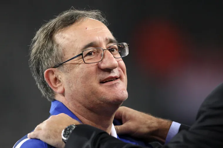 Červar zaključuje: &quot;Ja i kao ostali sam imao nešto, slažem se da jesam. Razmišljao sam o obitelji, ali kako kada. Moji neki igrači su igrali u istim čarapama, majici ispod dresa. Ne znam točno koji su sad bili, ali primjerice nosili su iste čarape. Kaže, &apos;smrde mu, ali ih i dalje nosi&apos;. Onda su ih prali, ali ne možeš samo tako oprati stalno čarape na turnirskom natjecanju. Igraš skoro dan za danom, nemaš puno vremena, pogotovo ne za pranje istih čarapa. Niti se ne osuše. Ništa posebno što nisu imali drugi.&quot;