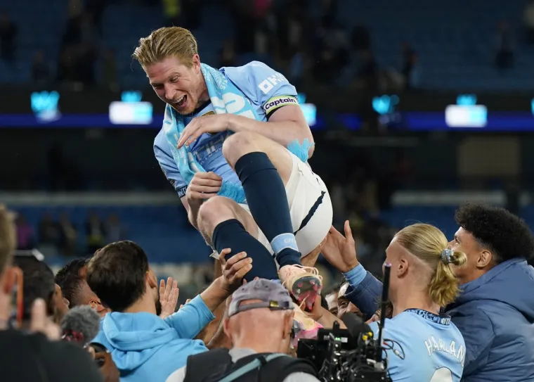 Utakmicu su obilježile dvije stvari. Kevin De Bruyne oprostio se od domaćih navijača svojom posljednjom utakmicom na Etihadu, oni su mu priredili veliki transparent prije početka, a Belgijanac je emotivno napustio teren u 69. minuti. Druga stvar koja je obilježila utakmicu je golčina Omara Marmousha u 14. minuti. Bernardo Silva povećao je na 2:0 dvadesetak minuta kasnije. Nico Gonzalez u 89. minuti zabio je za 3:0, a počasni gol za Tre&scaron;njice zabio je Daniel Jebbison.