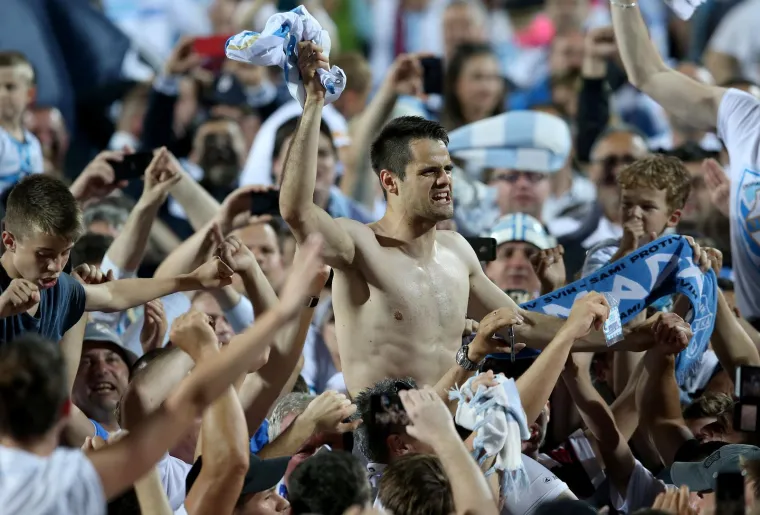 Godina 2017. zlatnim je slovima upisana u povijest hrvatskog nogometa i srca svih navijača HNK Rijeka. Nakon desetljeća čekanja i snova, klub s Kvarnera te je sezone, pod vodstvom slovenskog stručnjaka Matjaža Keka, prekinuo dugogodišnju dominaciju Dinama i po prvi put u svojoj povijesti osvojio naslov prvaka Hrvatske.