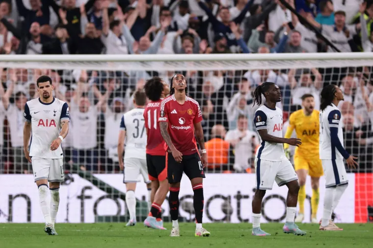 S druge strane za United je ovo bilo treće finale i drugi poraz. Slavili su 2017. porazivši u Stockholmu Ajax sa 2-0, dok su 2021. u Gdanjsku izgubili od Villarreala. Susret je završio 1-1, a oduka je pala tek u 11. seriji kaznenih udaraca kada su pucali vratari. Geronimo Rulli je zabio za španjolski sastav, dok je David De Gea na suprotnoj strani promašio.