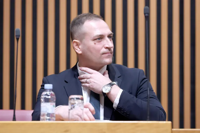 Dabro nosi modni detalj vrijedan 5600 eura, ali u imovinskoj kartici ga ne spominje