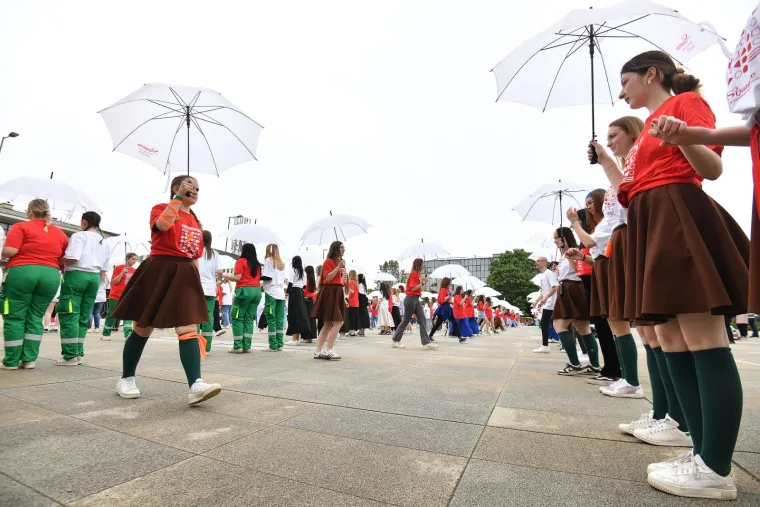 Ludnica diljem zemlje, maturanti slave: Kod jednih alkohol teče u potocima, drugi zaplesali Quadrillu